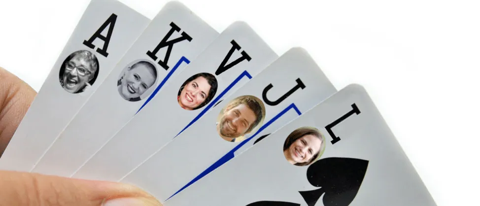 A fanned hand of playing cards (A, K, V, J, L), each with a podcast host's photo replacing the card's face, teasing the show's fifth season.
